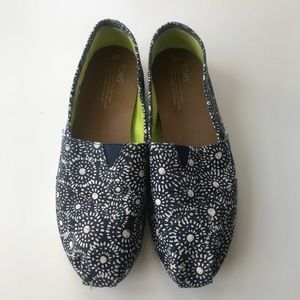 Toms size 9